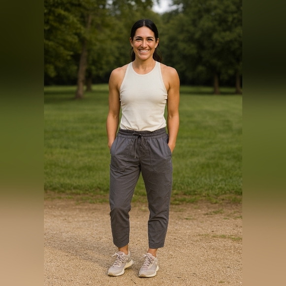 North Face Aphrodite Motion Capri pants in Asphalt Grey Womens Large NWOT - Picture 7 of 8